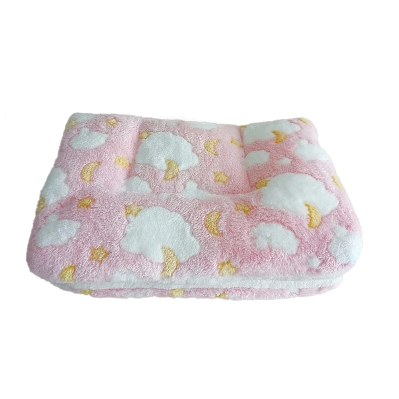 A white fleece mat for dogs — supplier photograph 10 of 10
