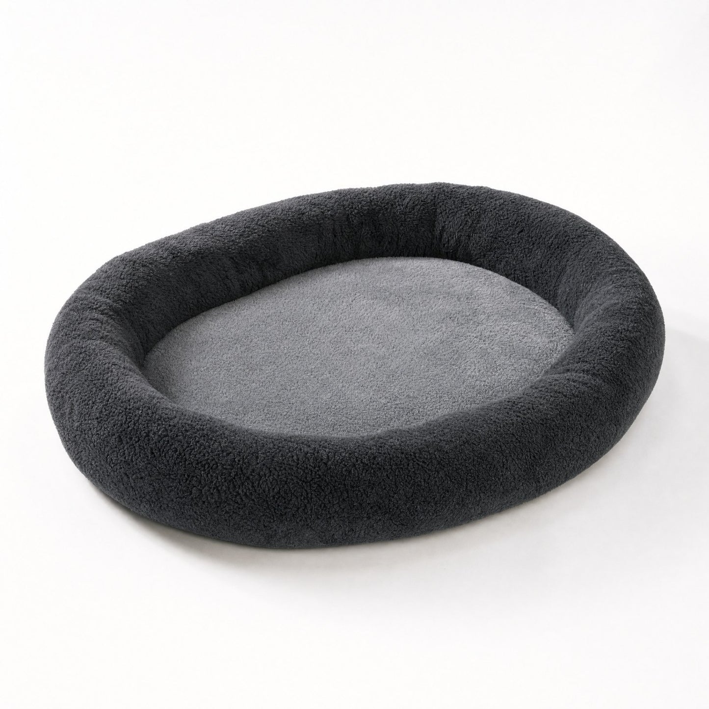 The oval bed seen at an angle, showing the height of the rim