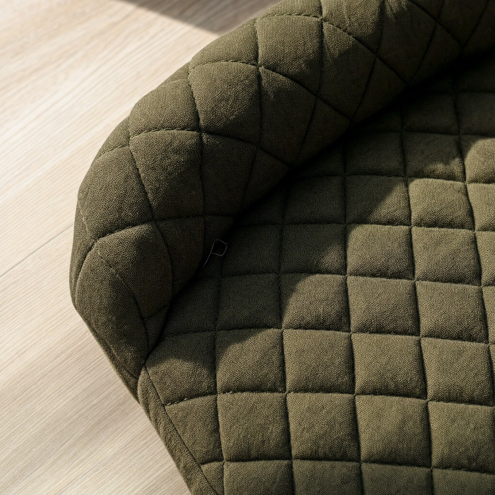 Close-up of the diamond quilting and the bolster seam
