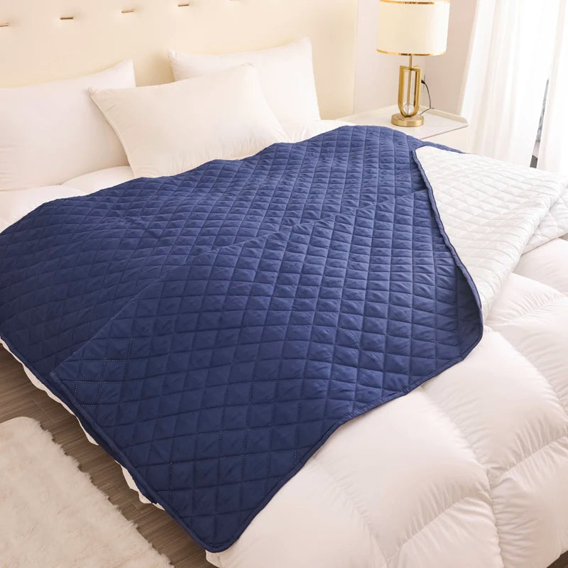 A waterproof quilted bed cover for dogs — supplier photograph 5 of 10