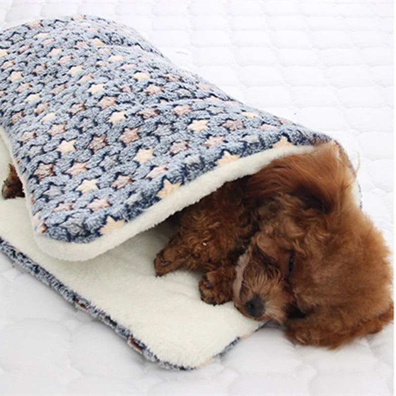 A grey fleece mat for dogs — supplier photograph 3 of 13