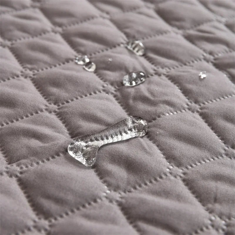 A burgundy waterproof quilted car seat cover for dogs — supplier photograph 4 of 12
